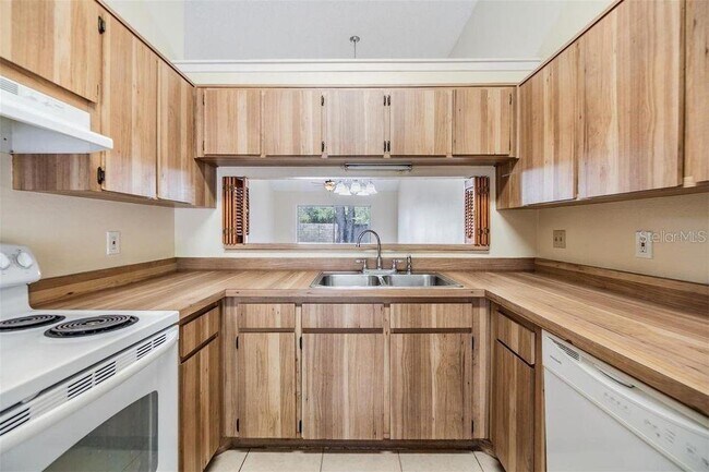 Building Photo - 3302 Laurel Dale Dr