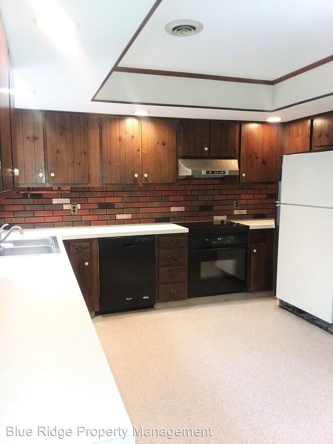 Building Photo - 2 br, 2.5 bath House - 154 Ridge Haven Drive