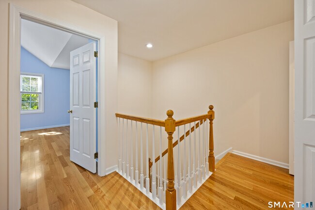 Building Photo - 6 Cypress Ln