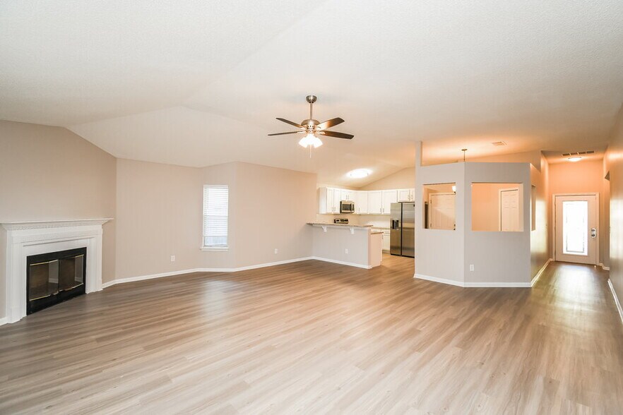 Building Photo - 1368 High Plains Dr W