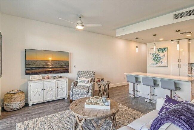 Building Photo - 1709 N Tamiami Trl