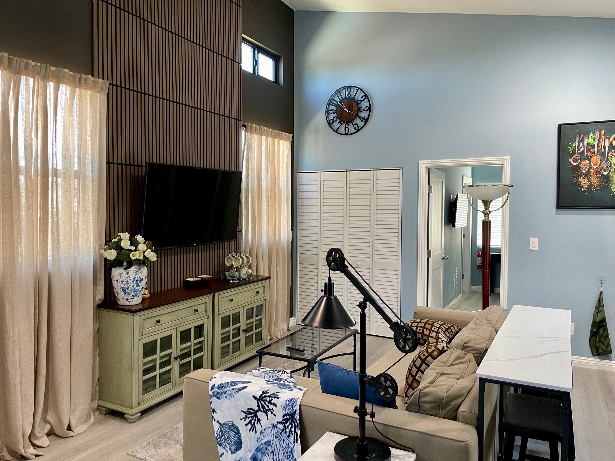 Building Photo - 1850 Lees Ave