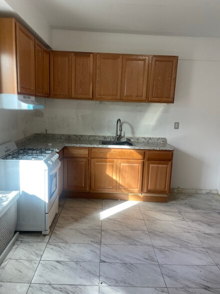 Building Photo - 0 Victory Blvd