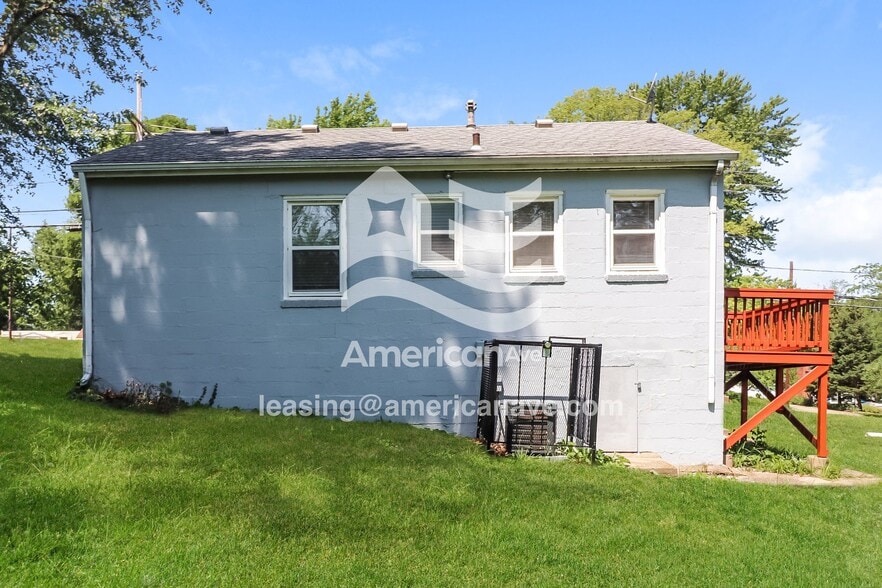 Building Photo - 7859 James A Reed Rd