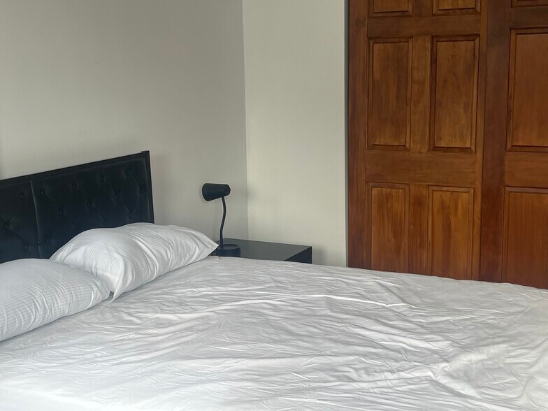 Building Photo - 3 Chamblet St