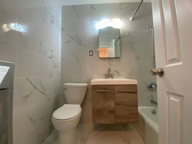 Building Photo - 10 Huron Ave