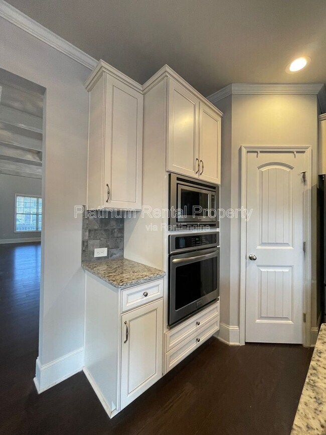 Building Photo - 4540 Tovero Pass