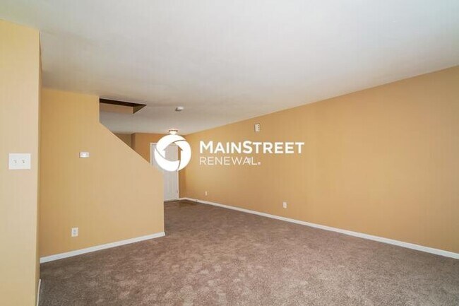 Building Photo - 4 Bedroom Pet-Friendly Home in Indianapoli...