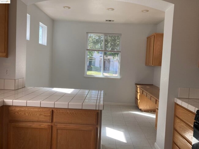 Building Photo - 10448 Almanor Cir