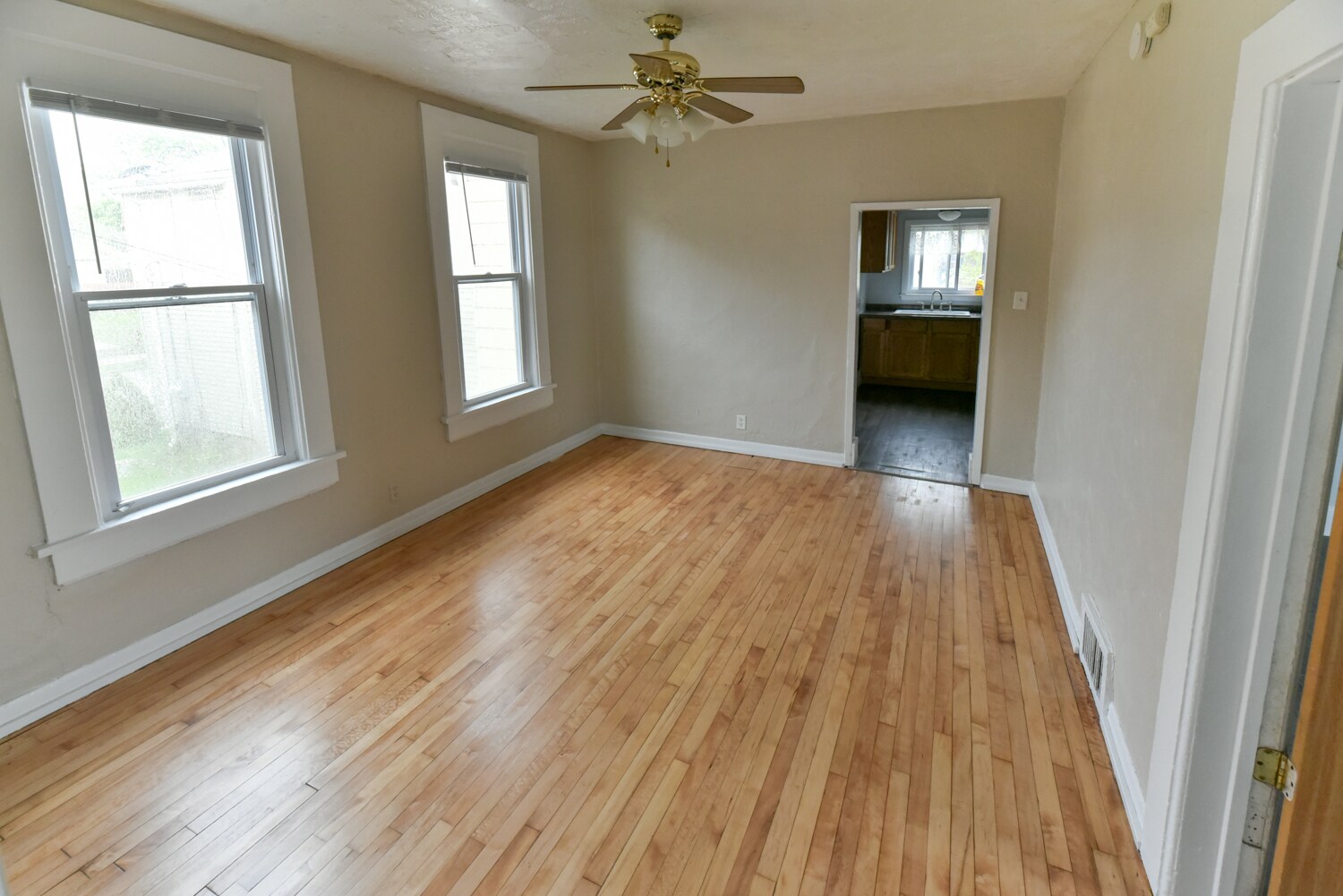 living room - 3407 W Pierce St
