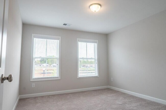 Building Photo - 3359 Verdi Ln