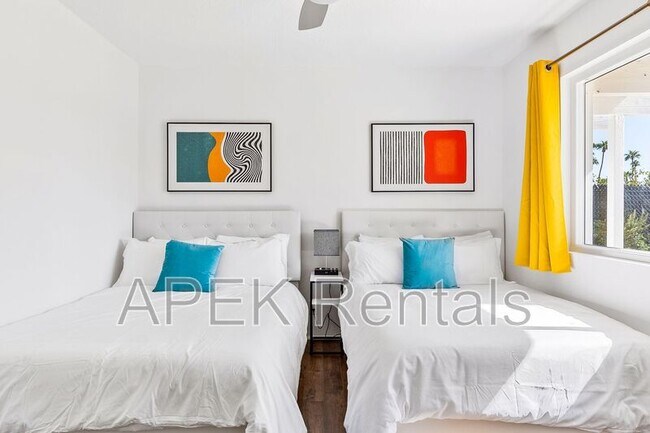 Building Photo - 980 N Buttonwillow Cir