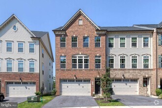 Building Photo - 4039 Dorseys Rdg Sq