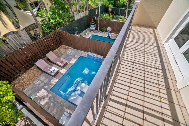 Building Photo - 1849 NE 26th Ave