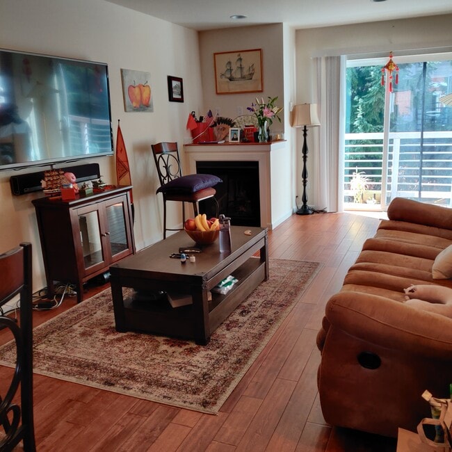 Building Photo - 6533B 5th Ave NE