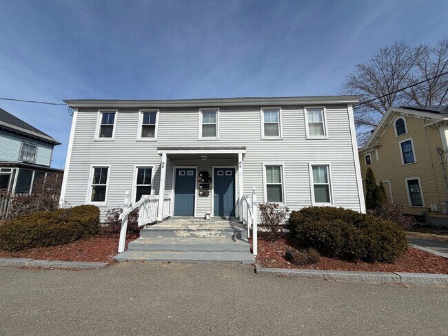 Building Photo - 88 N State St