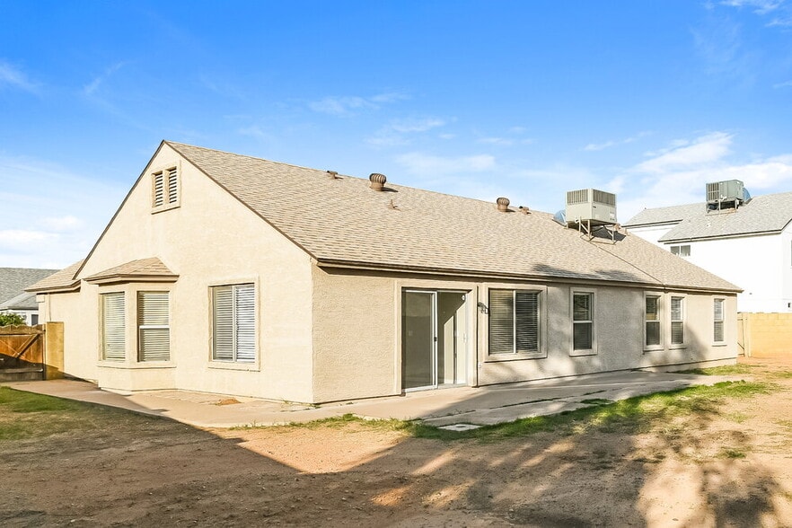 Building Photo - 6143 W Harrison St