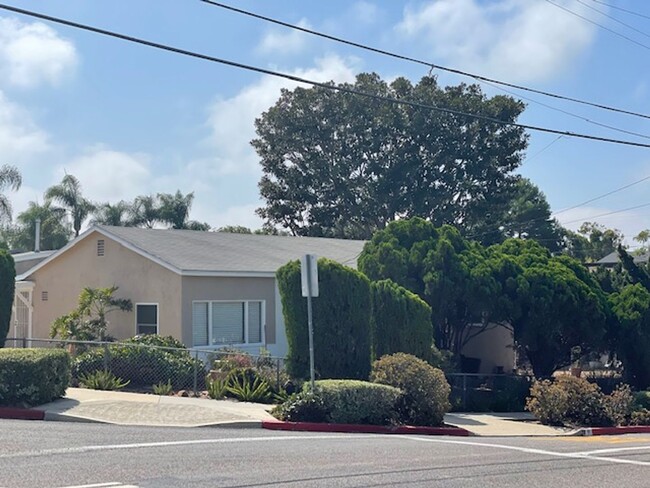 Primary Photo - Gorgeous, fully remodeled house