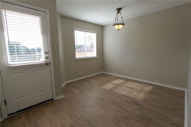 Building Photo - 14909 Chamberlain Ct
