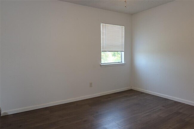 Building Photo - 6914 Rifle Bend