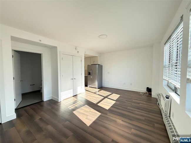Building Photo - 3011 Edwin Ave