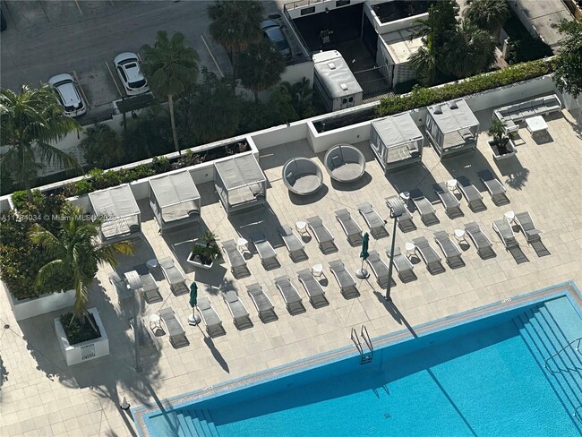 Building Photo - 951 Brickell Ave