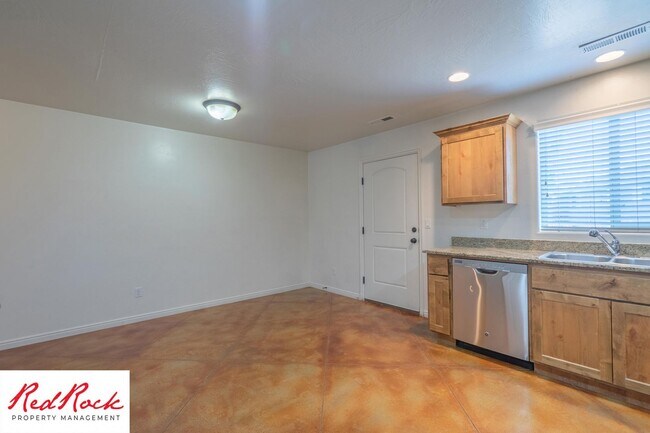 Building Photo - 2801 E 450 N