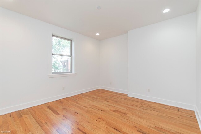 Building Photo - 3 br, 2 bath Triplex - 1701 JEFFERSON ST U...