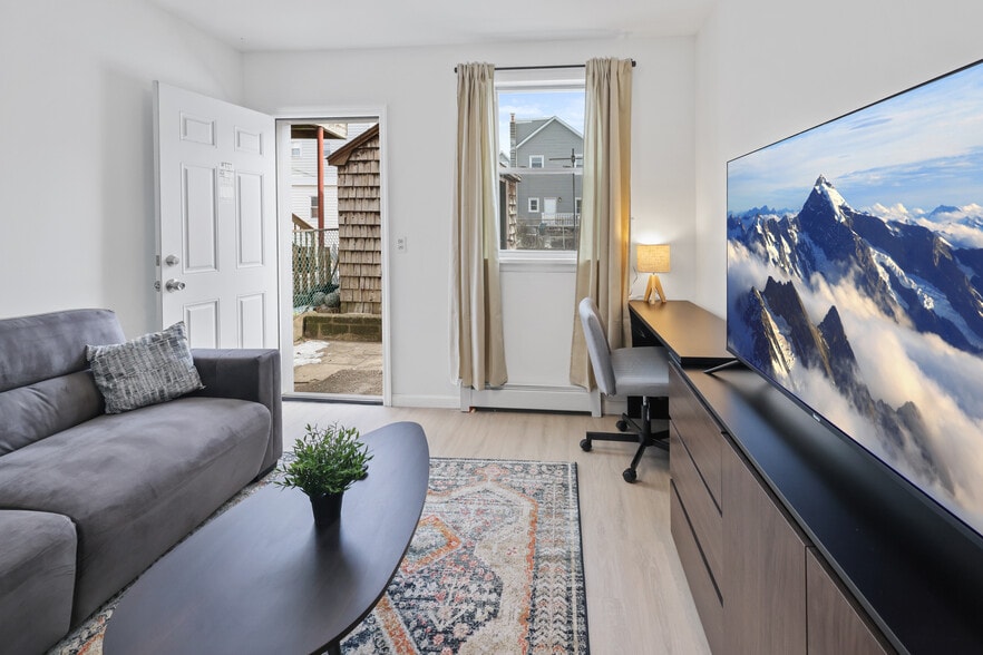 Building Photo - 126 Grant Ave