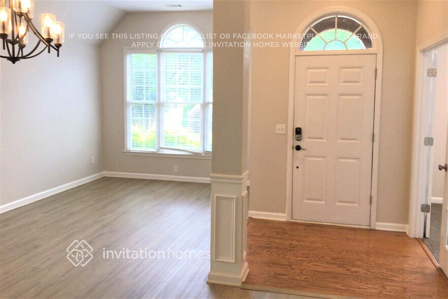 Building Photo - 1035 Fairview Club Cir