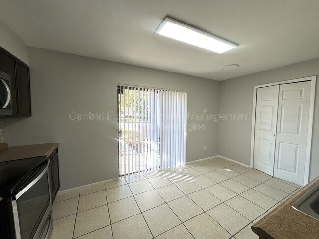 Building Photo - 820 Sutter Loop