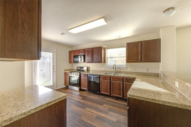 Building Photo - 15531 Kiplands Bend Dr