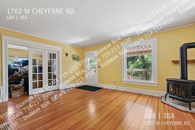 Building Photo - 1702 W Cheyenne Rd