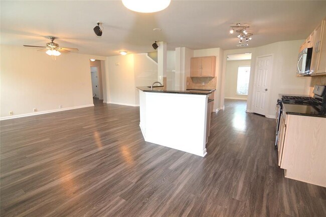 Building Photo - 801 Barefoot Cove