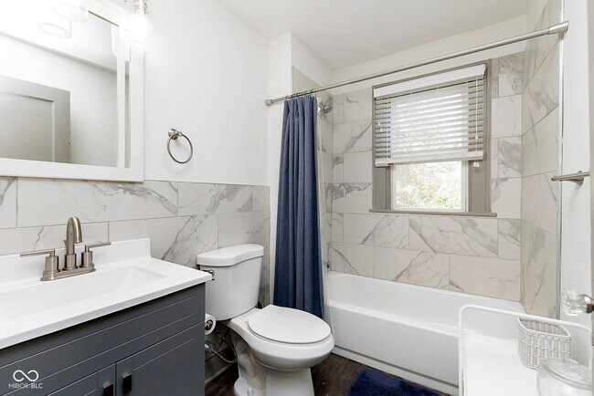 Building Photo - 2248 Nowland Ave