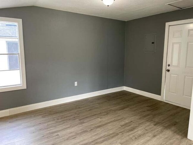 Building Photo - 1305 Overdale St