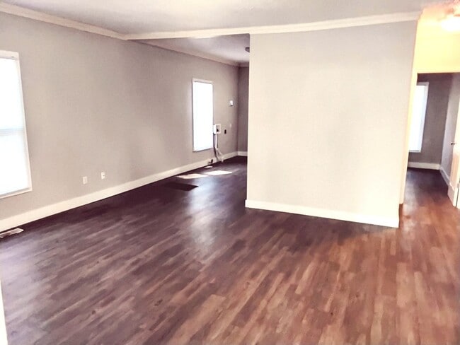 Building Photo - Charming 3-Bedroom Home Near the Park – Pe...
