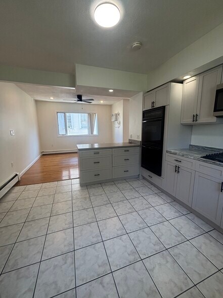 Building Photo - 33 Appleton St