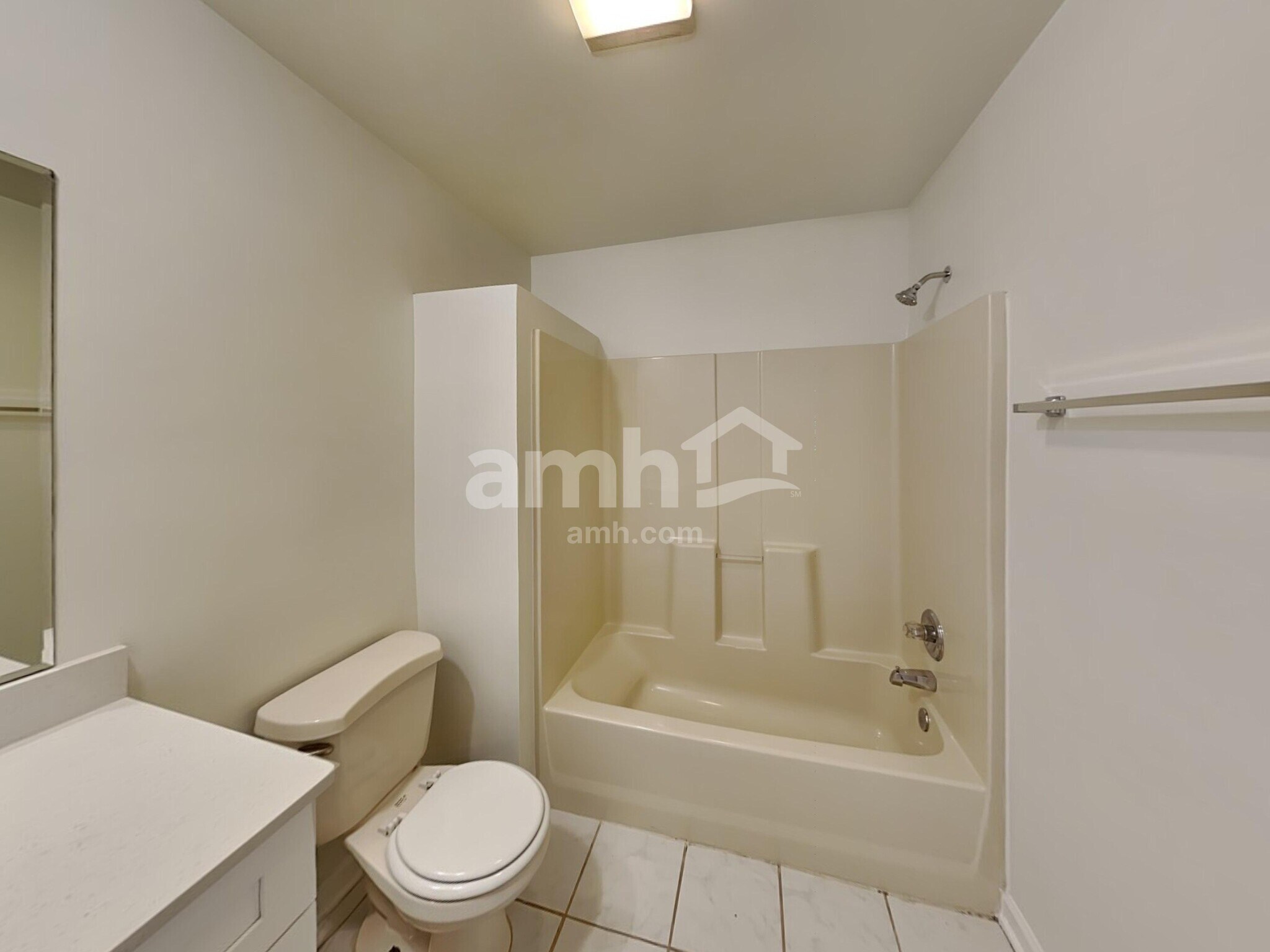 Building Photo - 6028 Woodcreek Dr