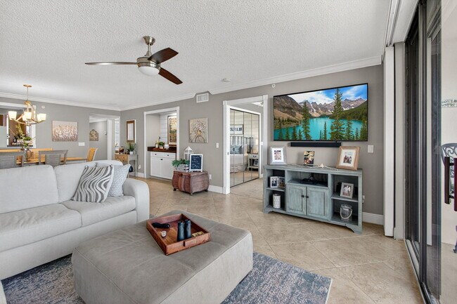 Building Photo - 5055 N Hwy A1A