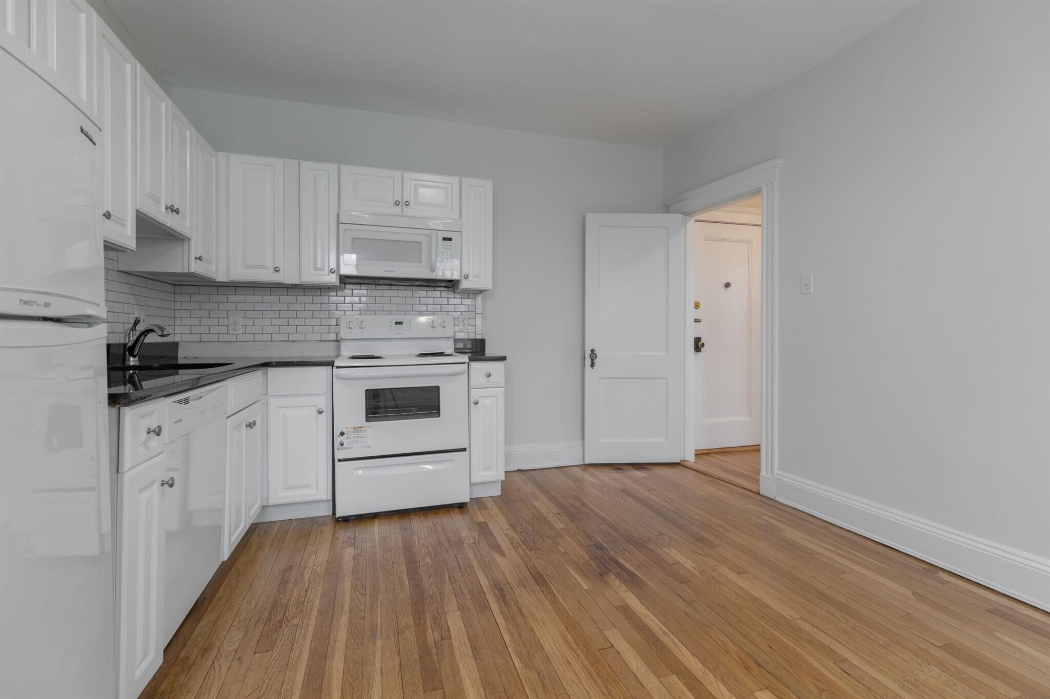 Building Photo - 20 Langdon St