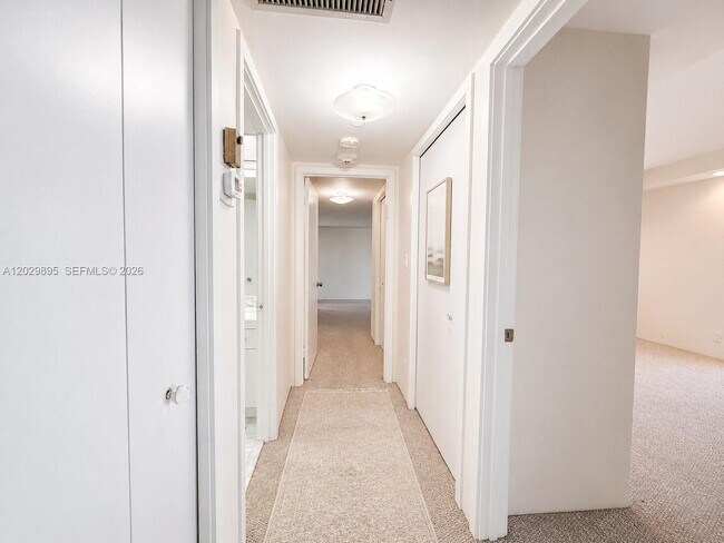 Building Photo - 19707 Turnberry Way