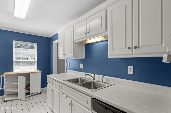 Building Photo - 113 Brittany Way