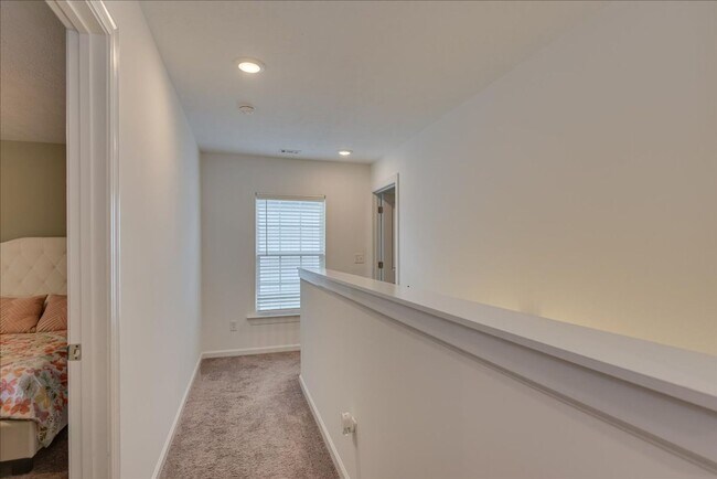 Building Photo - Beautiful Home in a Great Neighborhood