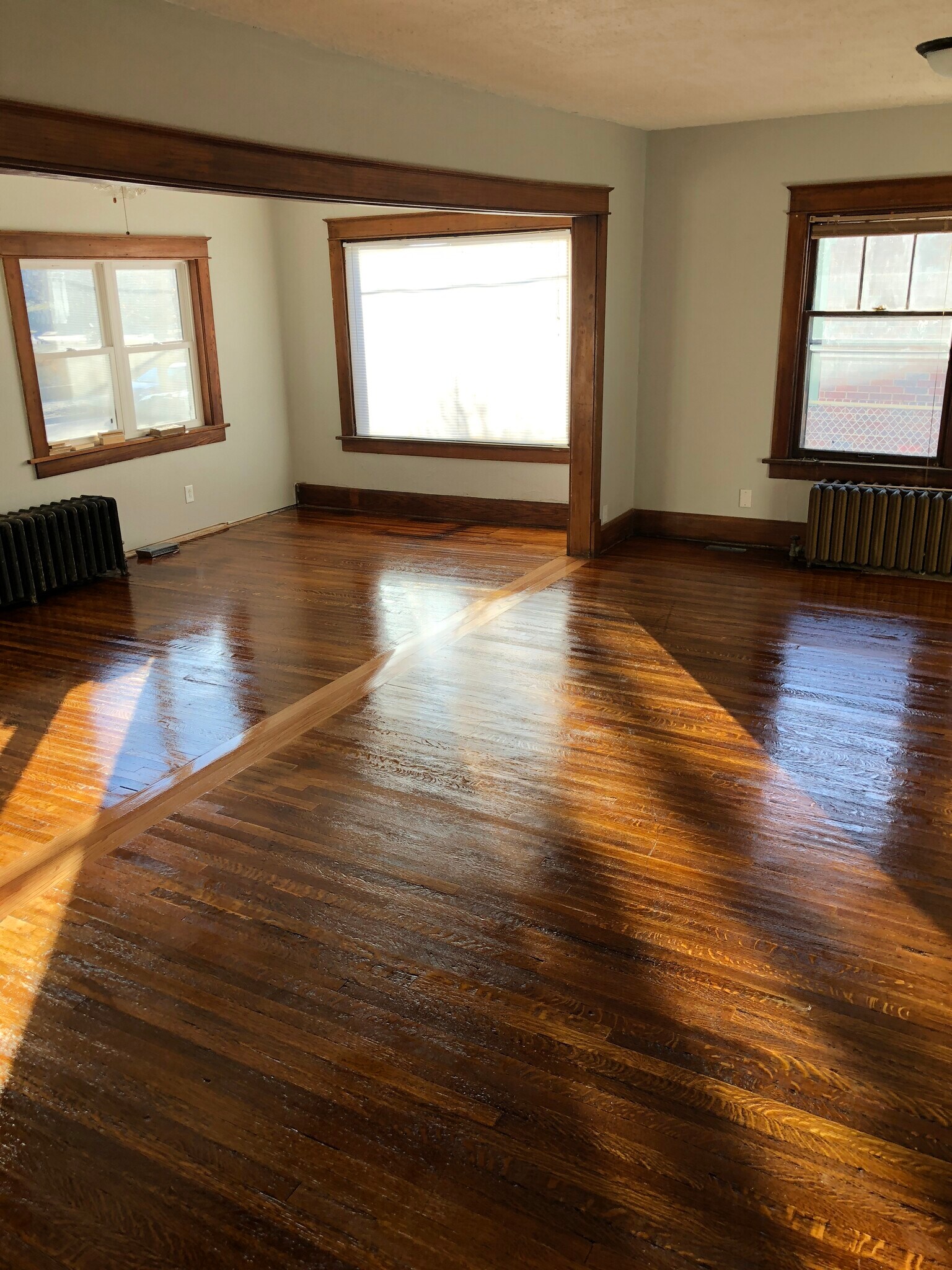 Spacious Floor Plan - 1048 37th St