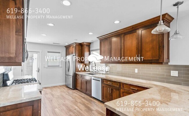 Building Photo - 942 Rosecrans-Main Home