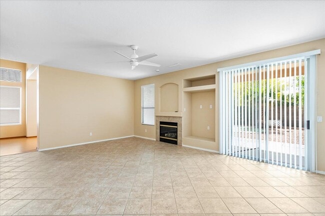 Building Photo - 6349 W Desert Hollow Dr