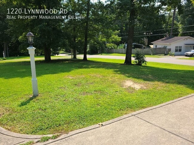 Building Photo - 1220 Lynnwood Road