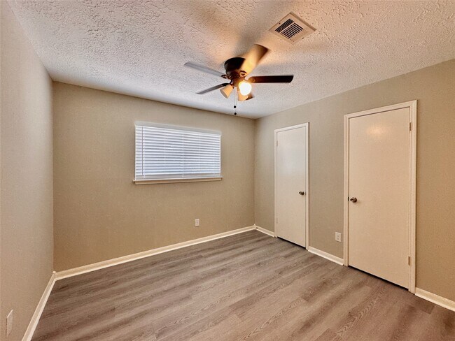 Building Photo - 3439 Aspen Bend Dr