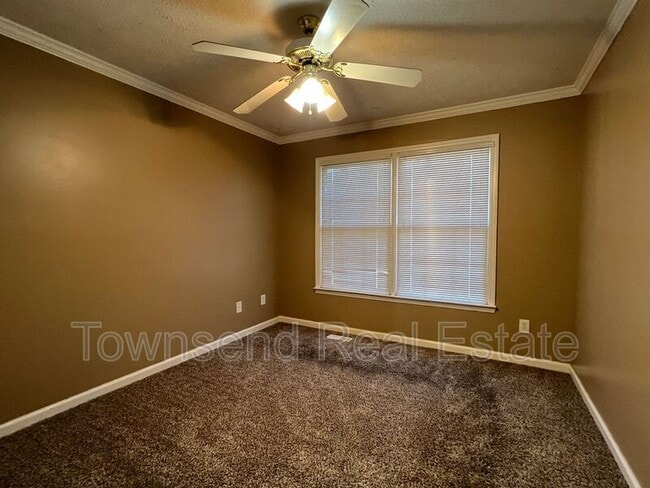 Building Photo - 5838 Bear Creek Cir